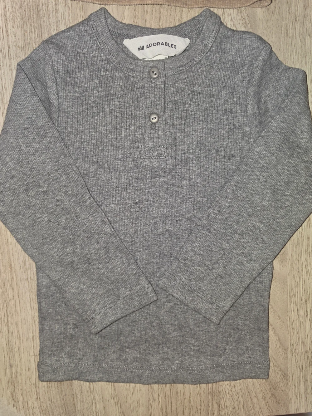 H&M Adorables Two-Pack Long-Sleeve Henley Thermal Shirts - Beige and Gray